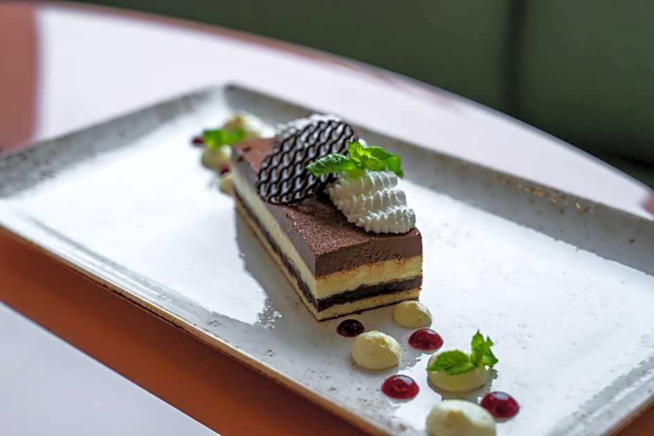 Panoramic Hotel Plaza