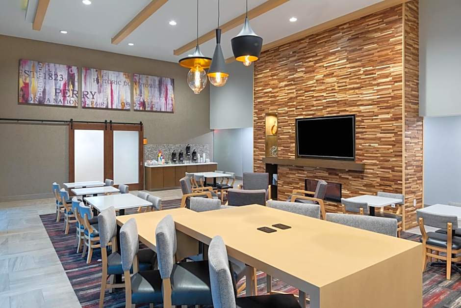 La Quinta Inn & Suites by Wyndham Perry