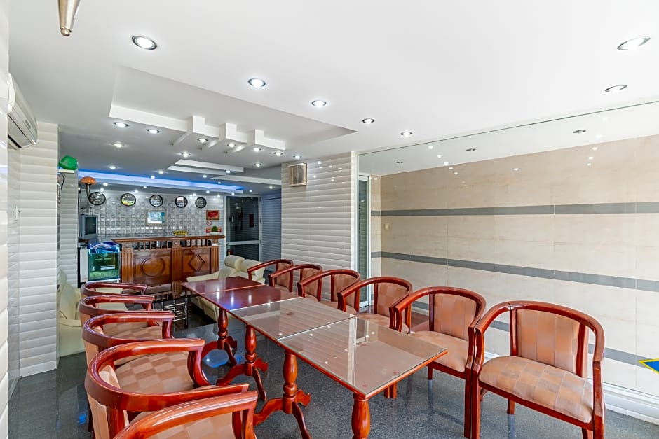 OYO 242 Thien Thanh Hotel