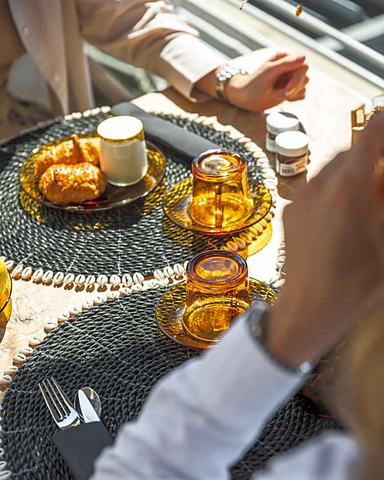 Hotel de La Plage - Mahogany