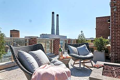 Penthouse Suite, 2 King, River view, High floor