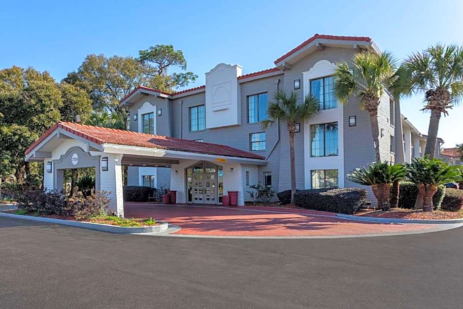 La Quinta Inn & Suites by Wyndham Pensacola