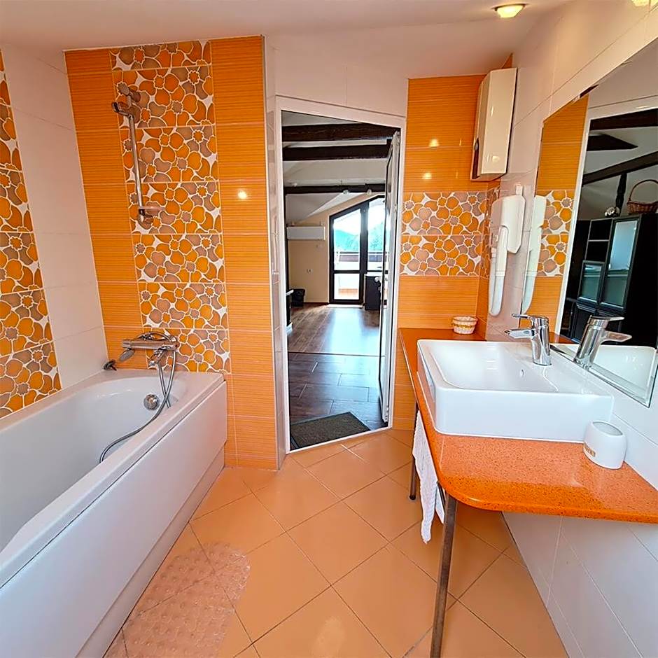 Family Hotel Chiflik Hills