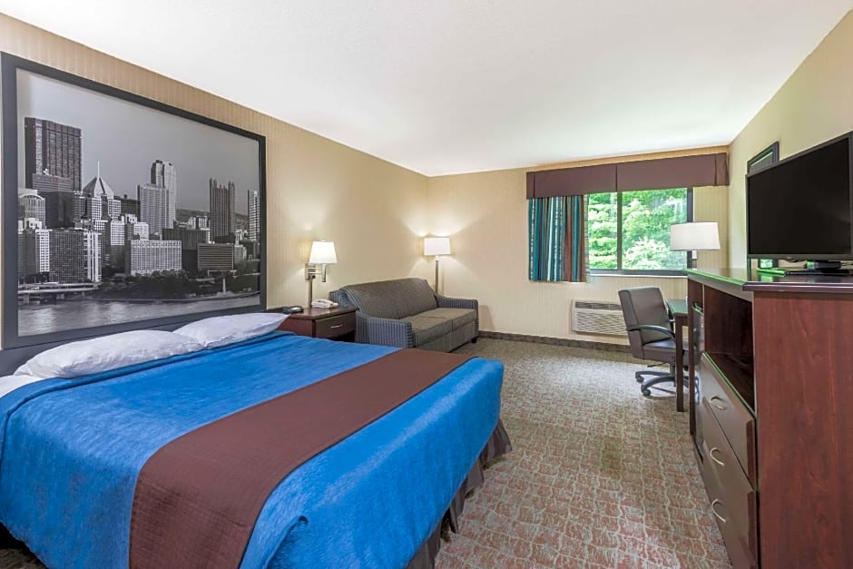 Super 8 by Wyndham Grove City