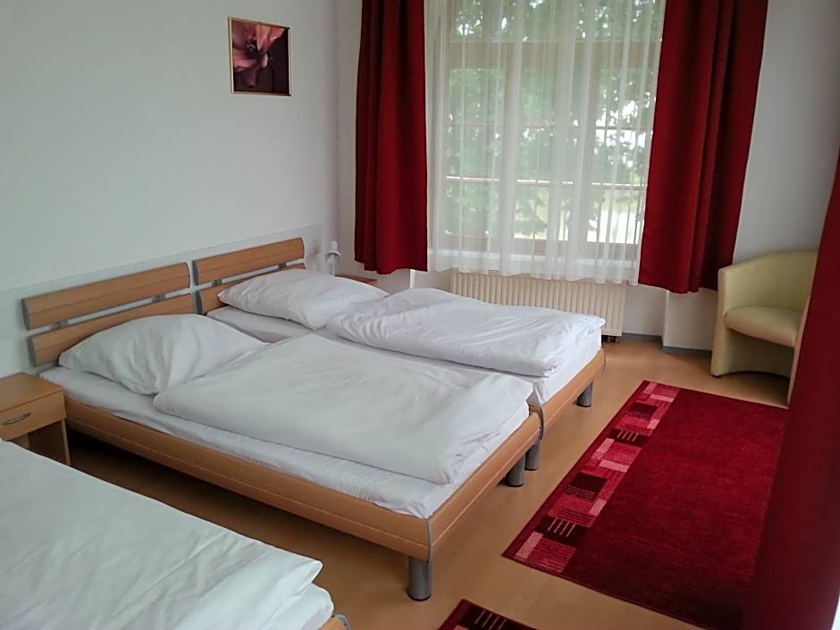 Photo 1 of 1 of Quadruple Room