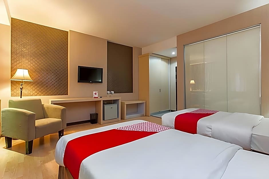 OYO 663 Hotel Sejati