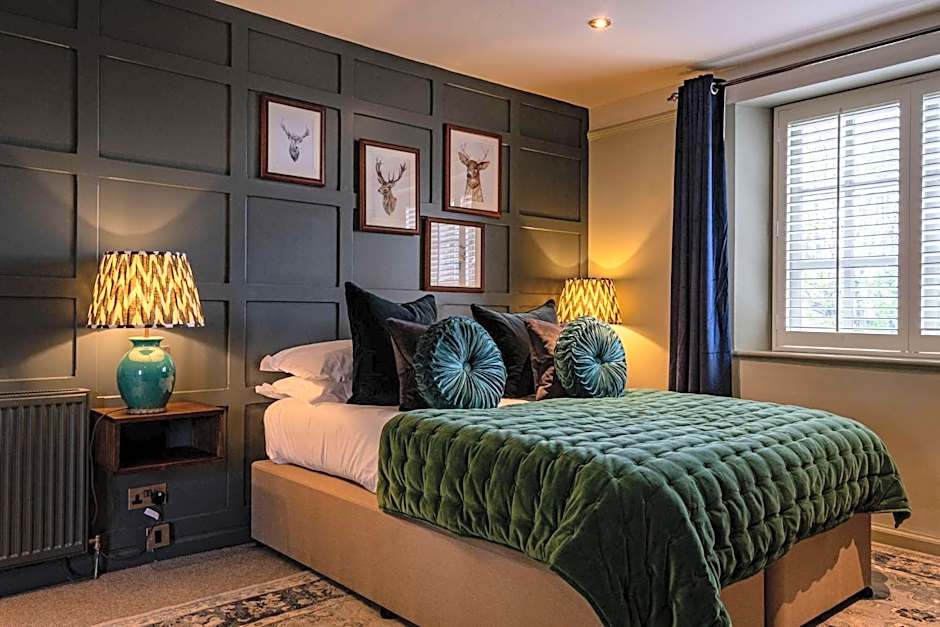 The Bell & Stuart House