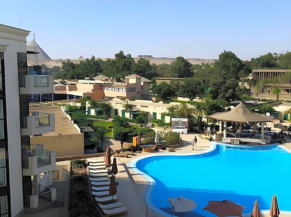 Cairo Pyramids Hotel