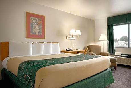 Queen Room - Non-Smoking