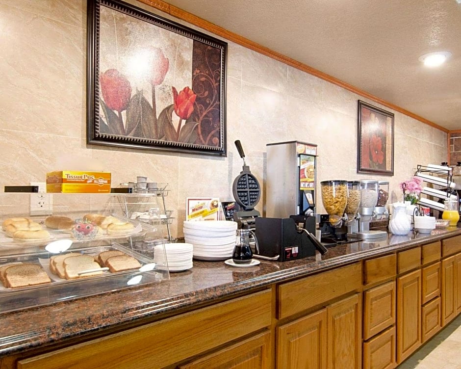 Knights Inn & Suites Emporia