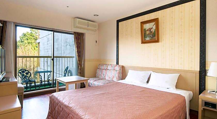 Izu-Kogen Wan Wan Paradise Condominium