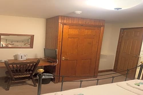 OYO Ye Olde Mustard Pot