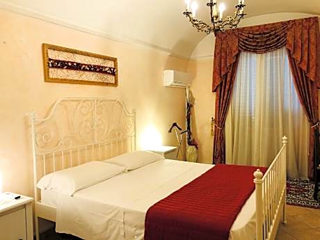 Double room-Classic-Private Bathroom-Esterno-Garden View