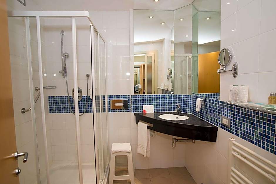 Best Western Palace Inn Hotel