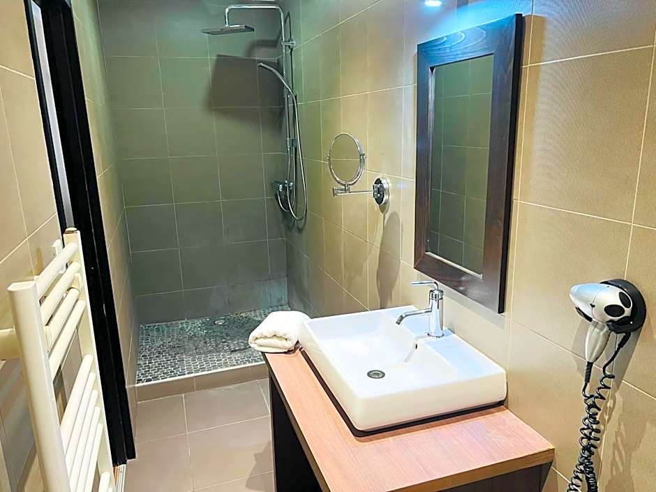 L'hotel De La Bourse À Bagnols-sur-ceze – Bagnols-sur-Cèze, GA