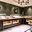 DoubleTree by Hilton Madrid - Prado