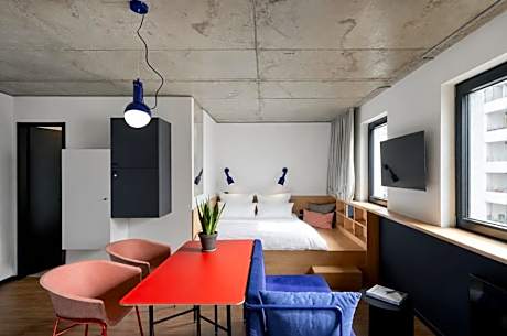Design Apartment with Queen-Size-Bed