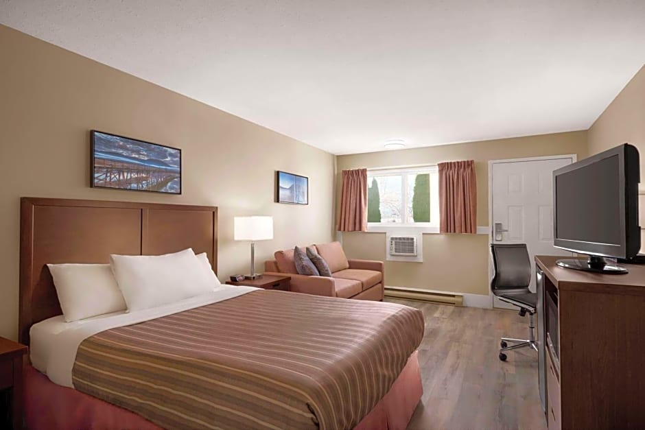 Travelodge by Wyndham Salmon Arm BC