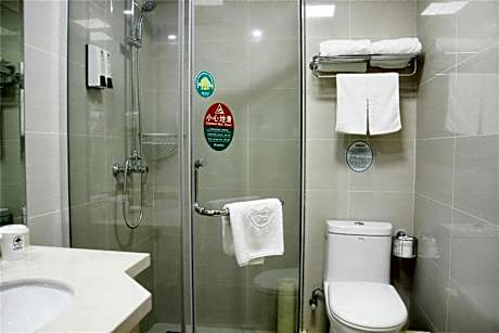 GreenTree Inn Jiangsu Suqian Sihong RenminS)Road Walking Street Express Hotel