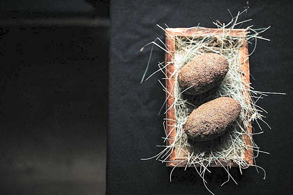 Presulis Hideaway Apartments & Restaurant