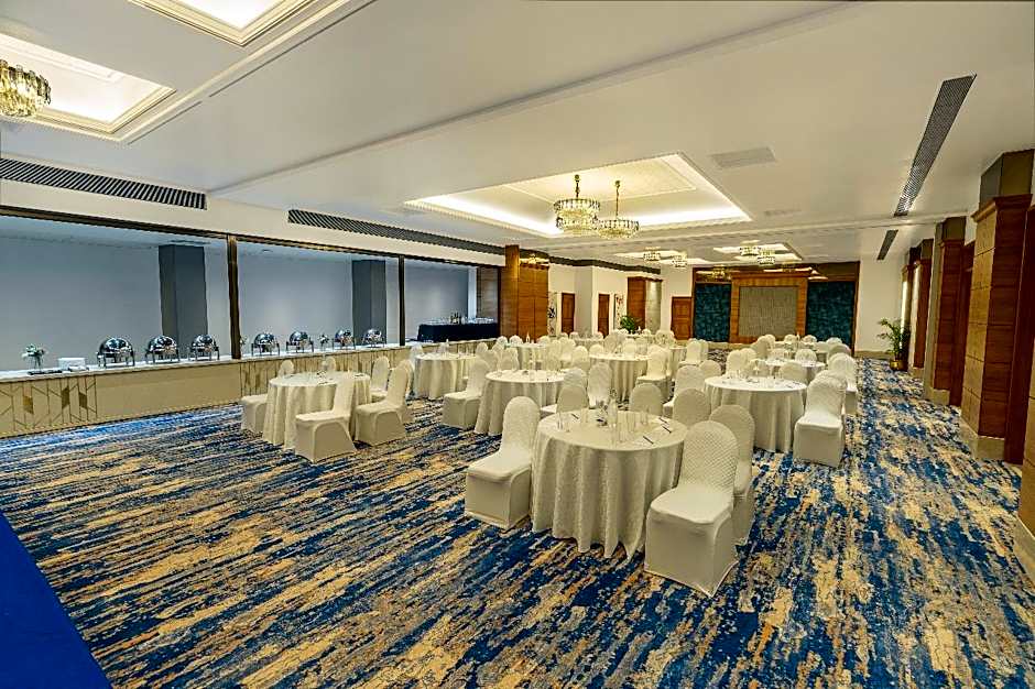 Kohinoor Continental, Near International Airport