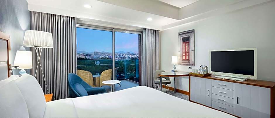 DoubleTree By Hilton Kusadasi