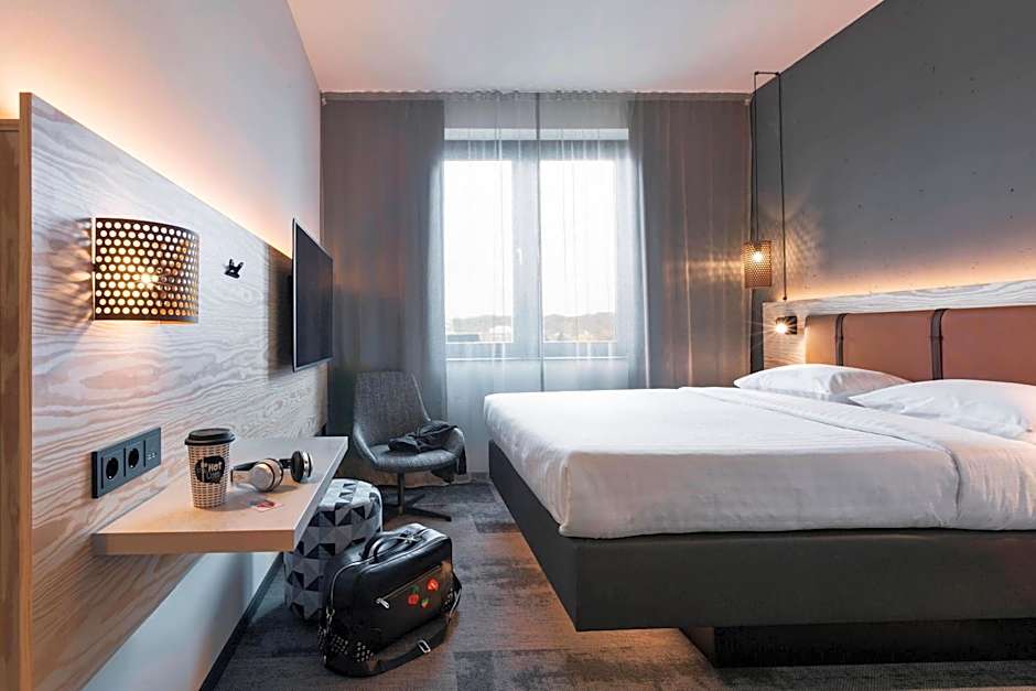Moxy by Marriott Duesseldorf South