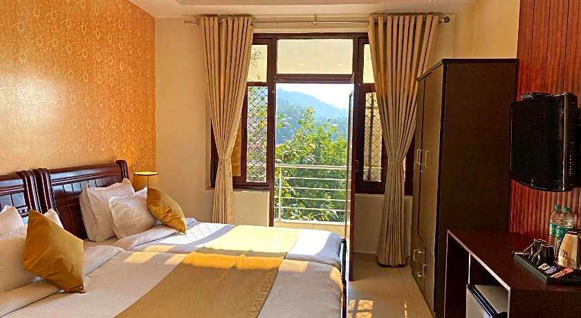 Hotel Nirvana Palace Near Parmarth Niketan