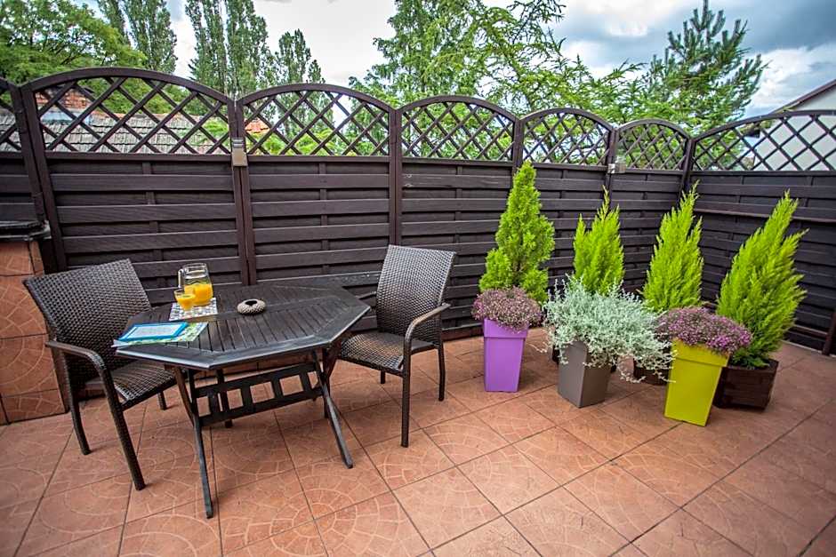 Villa Anna - Noclegi Rooms - FREE parking, taras, 1500m do Starówki