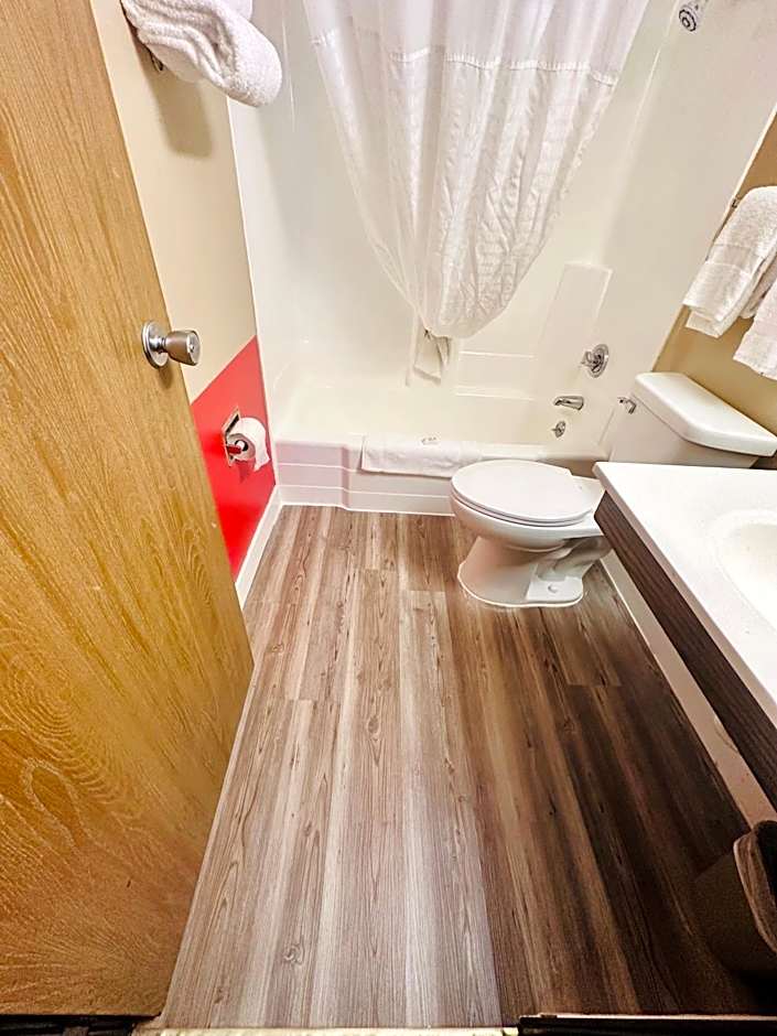 Super 8 by Wyndham Watertown