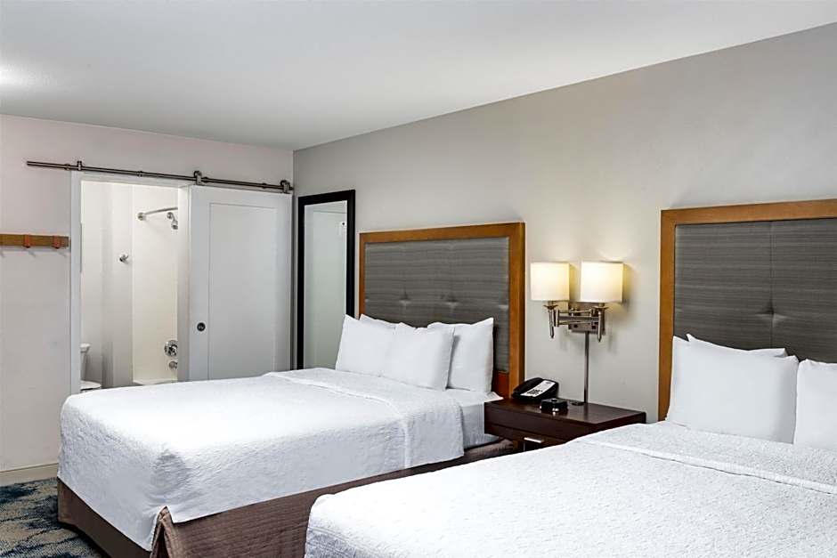 Photo 1 of 5 of 2 Queen Beds