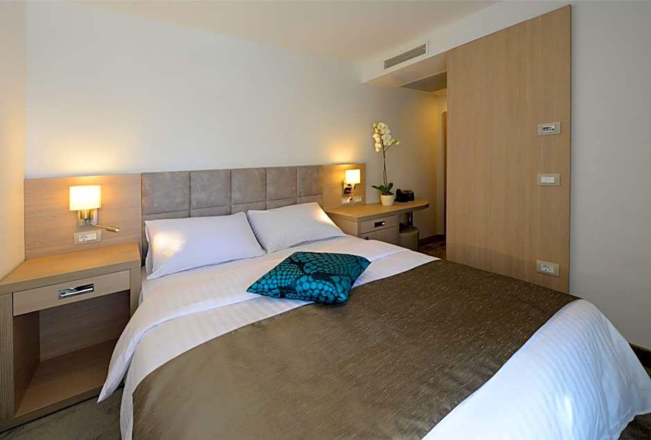 Grand Hotel Adriatic II