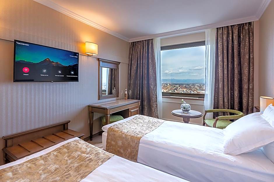 Astoria Grand Hotel