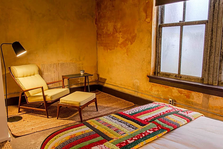 Travelers Hotel