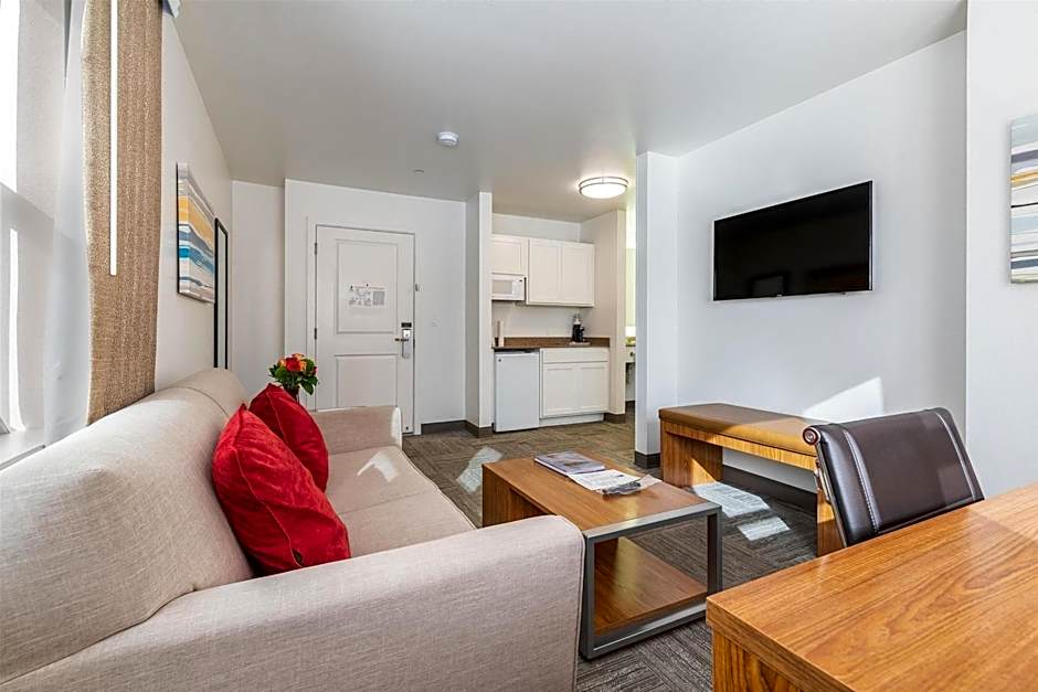 Marshall Suites Bainbridge Island, SureStay Collection by BW