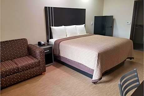 Queen Bed Suite With Kitchenette Non Smoking