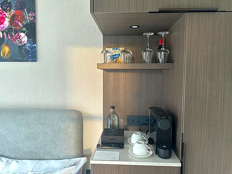 Hotel Flora Batava