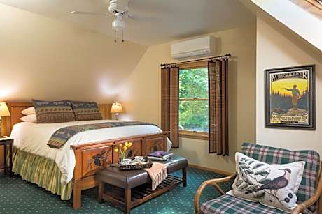 Standard Queen Room (Kingfisher)