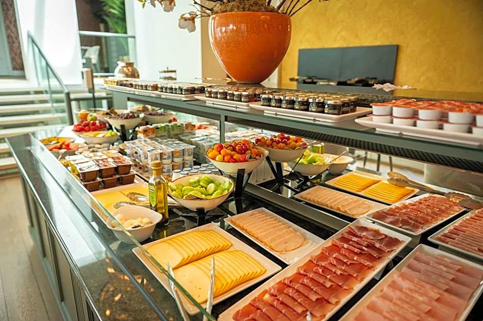 Dukes' Arches Brugge Adults only