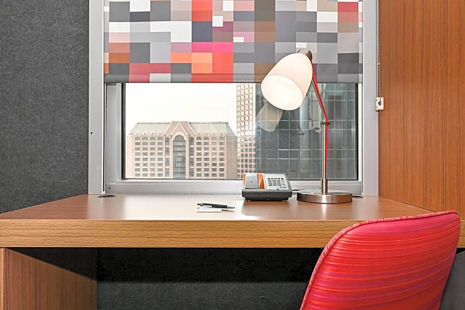 Aloft Charlotte City Center