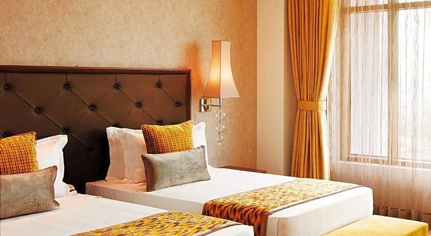 Taj Swarna, Amritsar