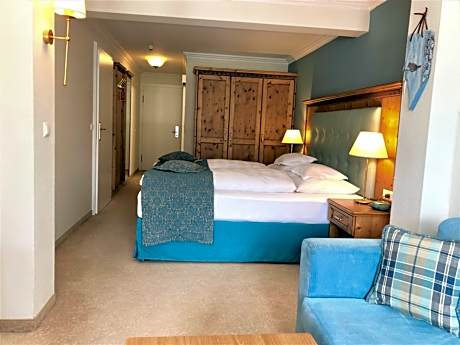 Deluxe Double Room with Lake View