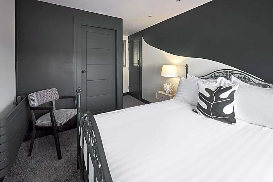 The Believe Boutique (Believe Bar & Bedrooms)