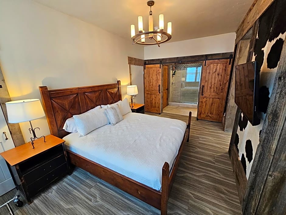 Eaglescape Suites and Event Center