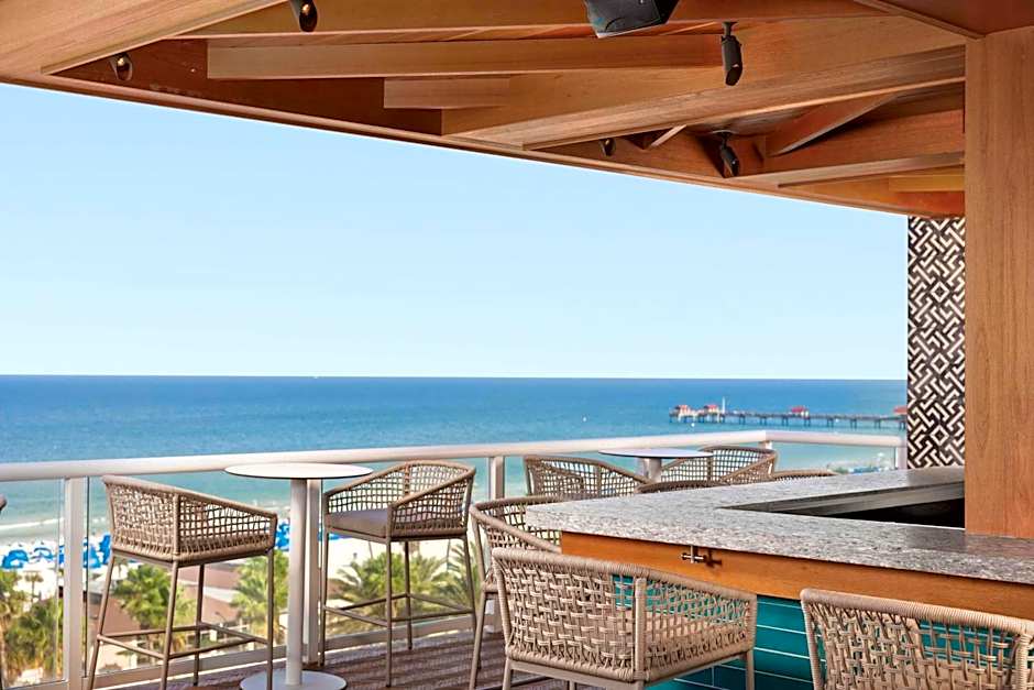 The Hiatus Clearwater Beach, Curio Collection by Hilton
