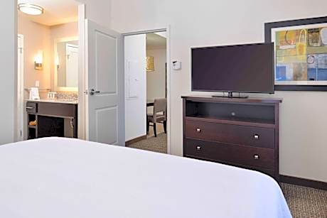 One-Bedroom King Suite - Non-Smoking