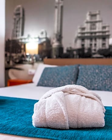 Exterior Double or Twin Room with City View