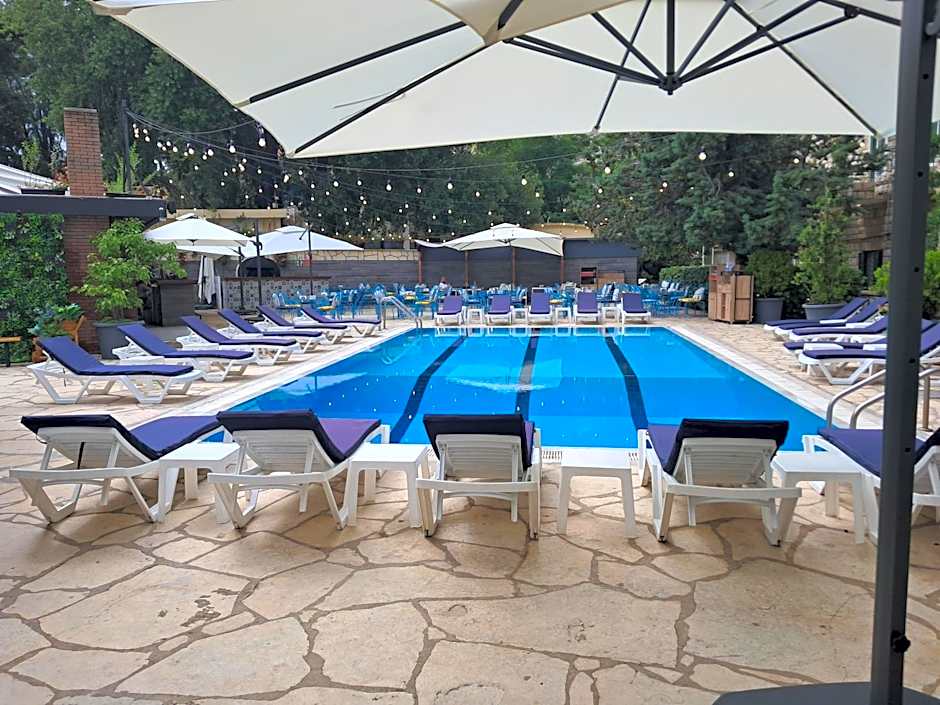 GARDEN HOTEL