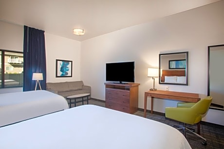 2 Queen Beds Studio Suite