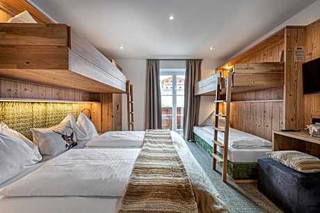 Family Room with Garden View